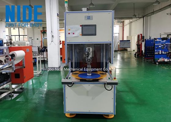 Induksi 8 Stasiun Motor Stator Winding Machine Disesuaikan